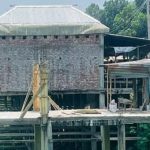 সালথায় খাল দখল করে দোকান নির্মাণের অভিযোগ