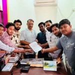 ফরিদপুরে বা‌সে শিক্ষার্থী‌দের হাফ ভাড়া দাবিতে ছাত্রদলের স্মারক‌লি‌পি প্রদান